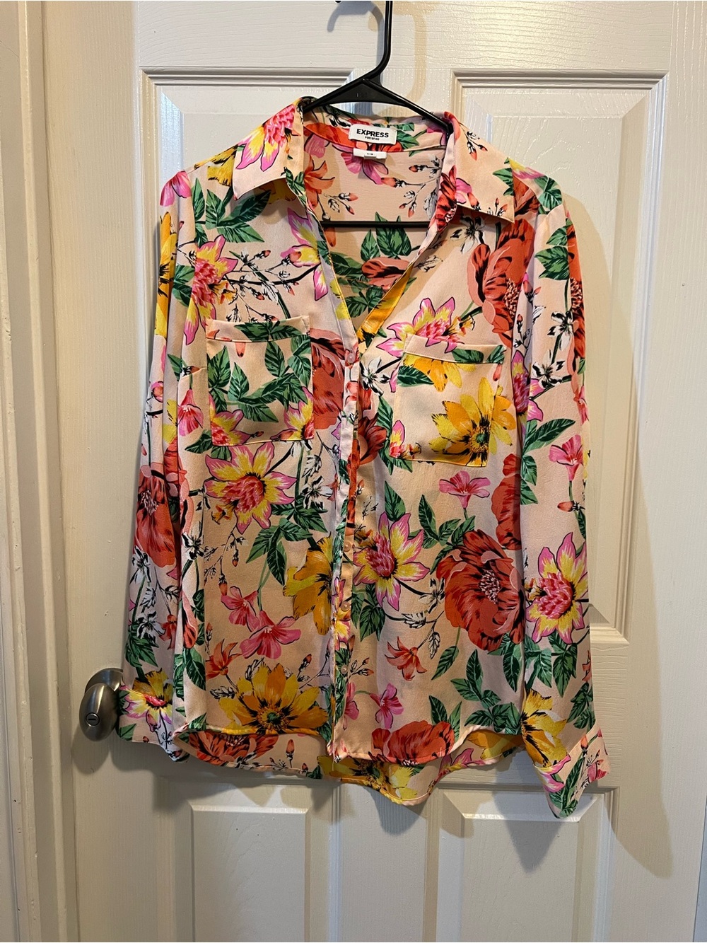 Express Peach Floral Button-Up Blouse with Multicolor Blooms